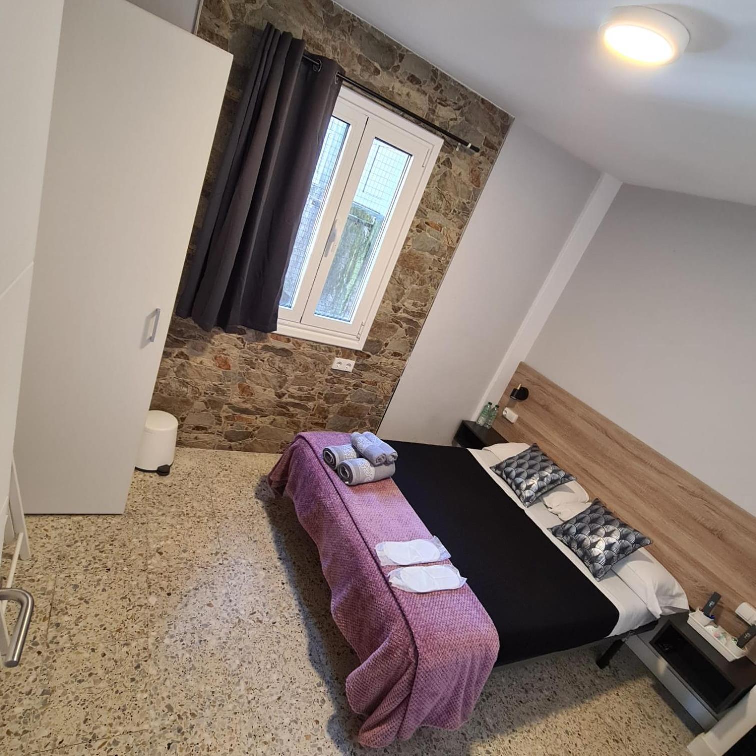 Single Room with Shared Bathroom,1643195557:JPEG